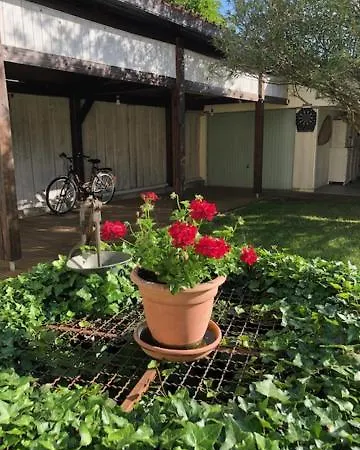 Escale Au Fond Du Jardin Проживание в семье Ажен